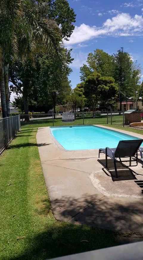 Young Caravan Tourist Park - Tourism Canberra 2