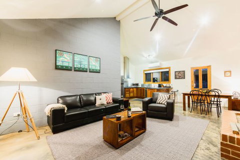 Alpine Edge Accommodation - Tourism Canberra 0