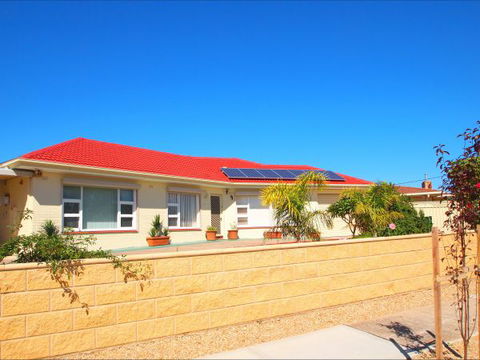 Christies Cottage For Holidays And Relocations. - Tourism Canberra 0