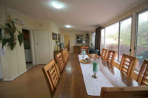 Christies Cottage For Holidays And Relocations. - Tourism Canberra 10
