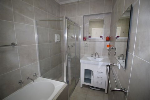 Christies Cottage For Holidays And Relocations. - Tourism Canberra 14