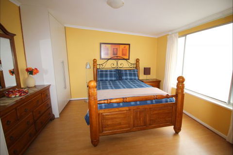 Christies Cottage For Holidays And Relocations. - Tourism Canberra 15