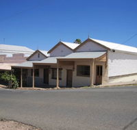 Carmines Antiques and Accommodation - Tourism Canberra
