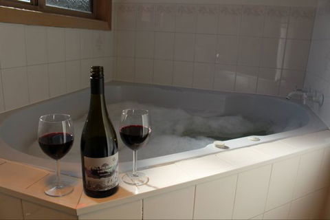 Mackey's Peak Villas - Tourism Canberra 5