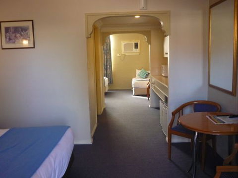 Heritage Motor Inn Goulburn - Tourism Canberra 9