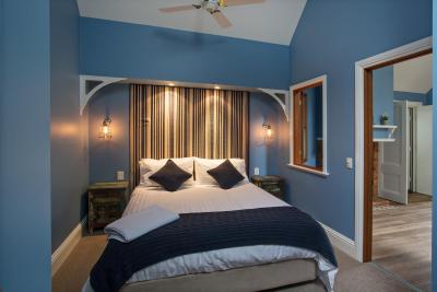 Oak Tree Lodge - Tourism Canberra 0