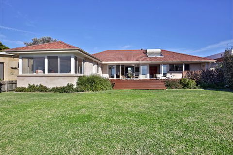 Escape At Culburra - Tourism Canberra 7