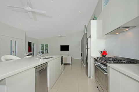 Poolside - Tourism Canberra 2