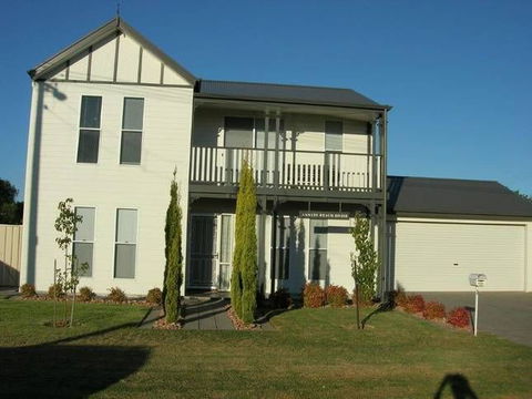 Annies Beach House - Tourism Canberra 0