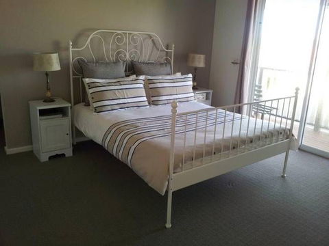 Annies Beach House - Tourism Canberra 1
