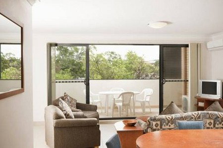 Pacific International Apts Bankstown - Tourism Canberra 1