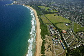 Wollongong Surf Leisure Resort - Tourism Canberra 0