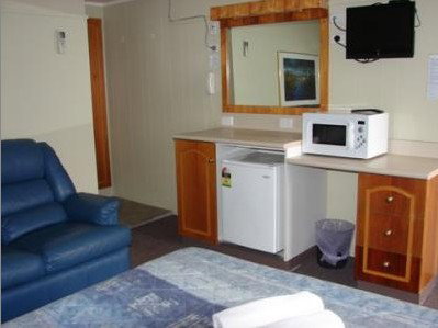 Ardeanal Motel - Tourism Canberra 5