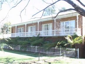Barrasss John Bright Motor Inn - Tourism Canberra 1