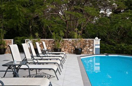 Waterfront Whitsunday Retreat - Tourism Canberra 1