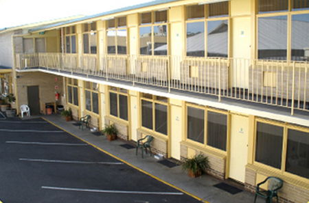 Grand Central Motel - Tourism Canberra 1