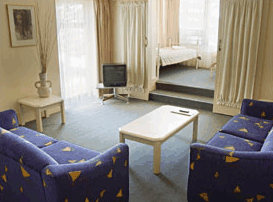 La Mancha Holiday Suites - Tourism Canberra 1