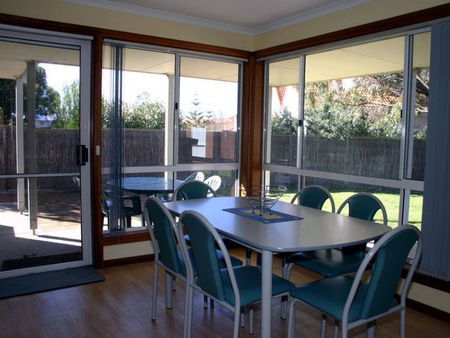 Lincoln Cove Villas - Tourism Canberra 0
