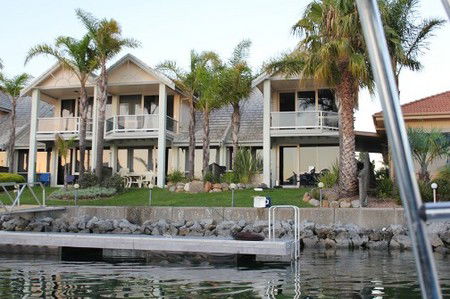 Marina Palms - Tourism Canberra 0