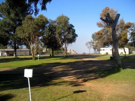 Rivers Edge Caravan Park - Tourism Canberra 3