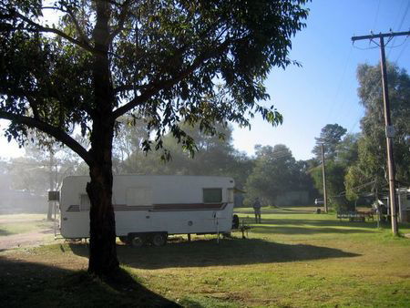 Rivers Edge Caravan Park - Tourism Canberra 4