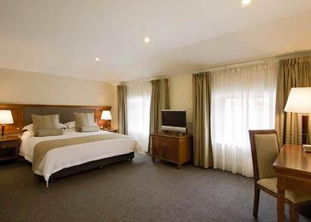 Clarion Hotel City Park Grand - Tourism Canberra 0