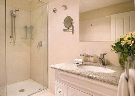 Clarion Hotel City Park Grand - Tourism Canberra 3