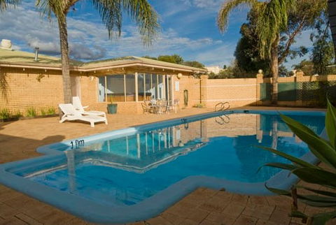 Albion Hotel - Tourism Canberra 0