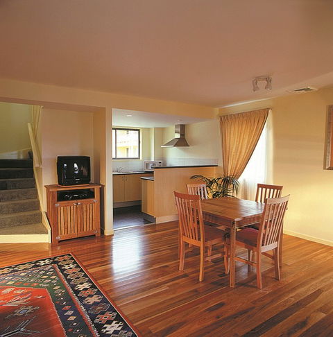 Raffertys Resort - Tourism Canberra 1