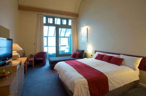 Perisher Valley Hotel - Tourism Canberra 1