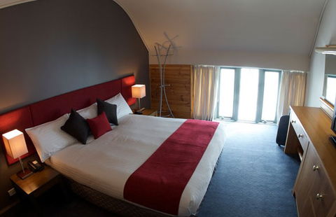 Perisher Valley Hotel - Tourism Canberra 3
