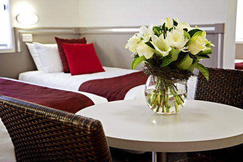Governor Macquarie Motor Inn - Tourism Canberra 4