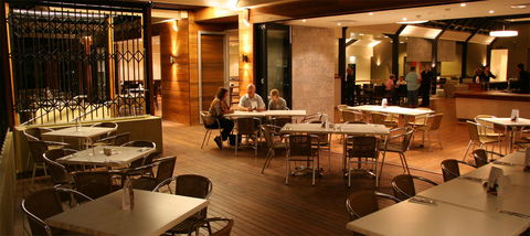 Renmark Hotel/Motel & Function Centre - Tourism Canberra 6