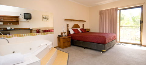 Renmark Hotel/Motel & Function Centre - Tourism Canberra 7