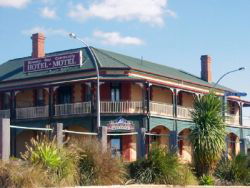 Streaky Bay Hotel Motel - Tourism Canberra 0