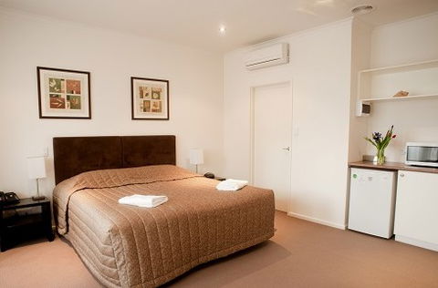 The Manna Of Hahndorf - Tourism Canberra 0