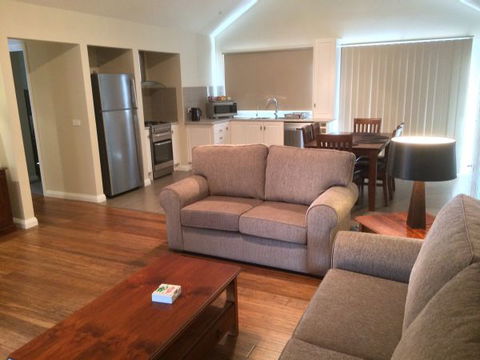 High Peaks Cottages - Tourism Canberra 4