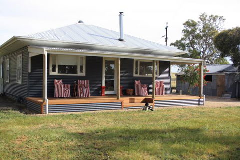 Rabbiter's Hut - Tourism Canberra 1