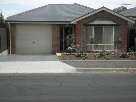 C&C's Bed And Breakfast - Tourism Canberra 1