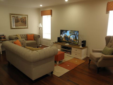 C&C's Bed And Breakfast - Tourism Canberra 7