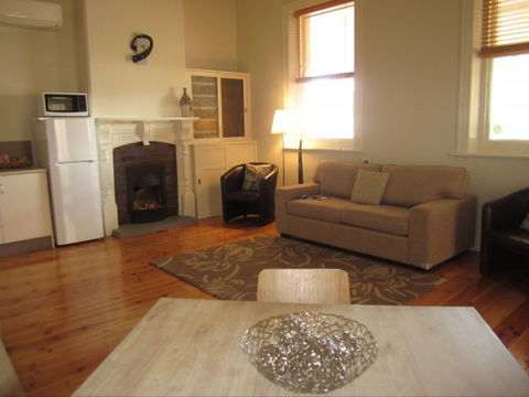 Clydesdale Cottage Bed & Breakfast - Tourism Canberra 2