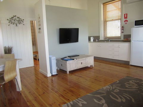 Clydesdale Cottage Bed & Breakfast - Tourism Canberra 3