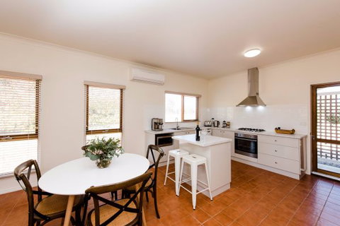 Cottage On The Murray - Tourism Canberra 4