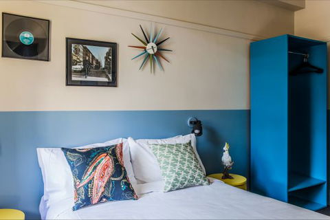 Darlo Bar At The Royal Sovereign Hotel - Tourism Canberra 3
