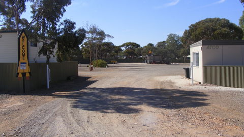 Woomera Traveller's Village And Caravan Park - Tourism Canberra 0