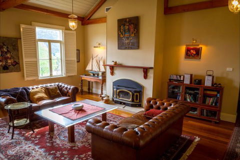 Tizzana Winery Bed And Breakfast - Tourism Canberra 1