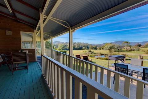 All About Me Bed And Breakfast - Tourism Canberra 6
