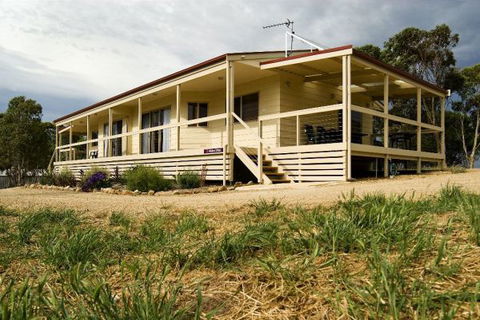 Allusion Cottages - Tourism Canberra 0