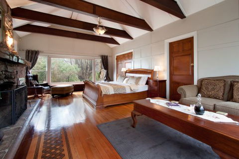 Arnica Views Summit Retreat - Tourism Canberra 0