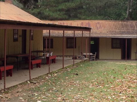 Bright Cabin & Caravan Park - Tourism Canberra 1